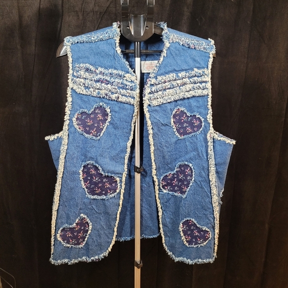 Kitschy Vintage Denim Vest with Heart Accents - Picture 1 of 9